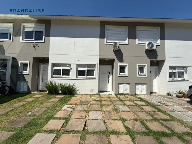 Casa em Condomínio com 2 suítes, pátio com churrasqueira no Centro de Canoas para Alugar