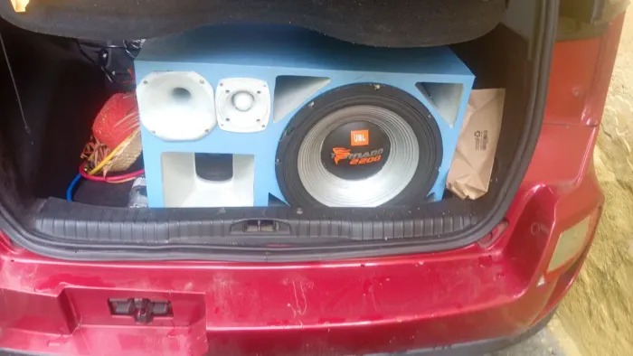 Vendo som automotivo muito potente