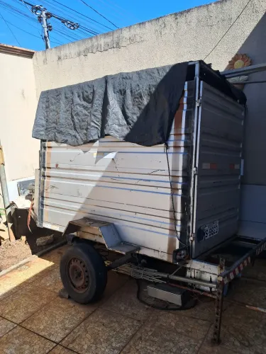 Carretinha baú 