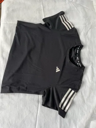 Camiseta Adidas Feminino Original e nova