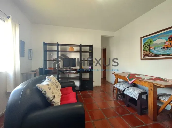 Apartamento com varanda na Praia da Enseada, Guaruja