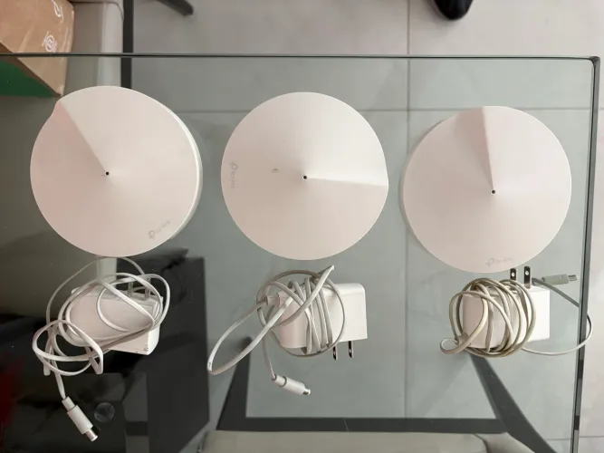 Kit Deco M5 Sistema Wi-Fi Mesh 3 Unidades TP-Link - Super Novo Com 2 suportes inclusos
