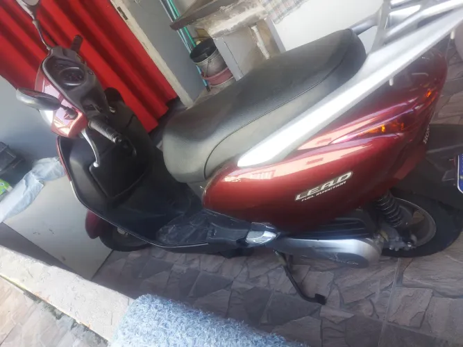 Vendo moto LEAD da Honda