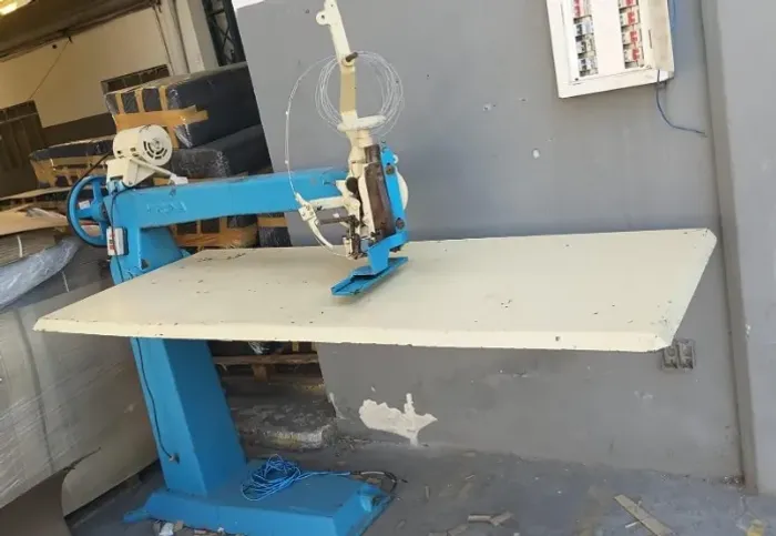 Grampeadora de Caixas de Papelao Modelo Miruna