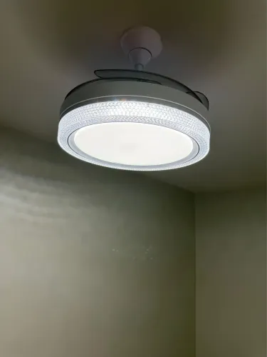 Lustre com ventilador junto 