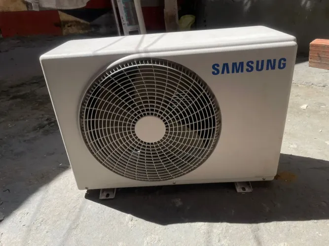 Condensadora 9000 BTUs split Samsung serpentina de alumínio 
