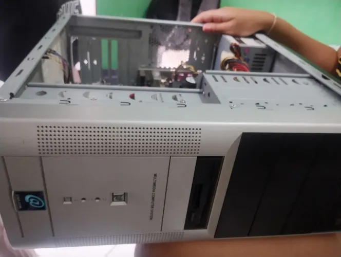 COMPUTADOR E MONITOR, NAO ESTA DANDO VIDEO.