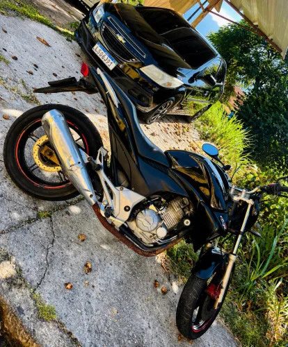 CB 300 muito nova