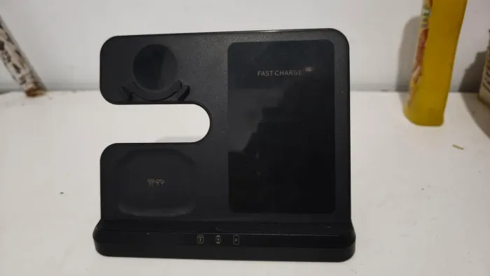 Carregador sem fio para fone celular e smartwatch 