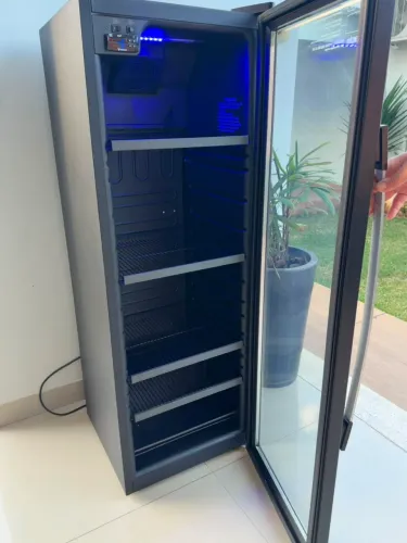 Cervejeira Venax 209L Blue Light Preto
