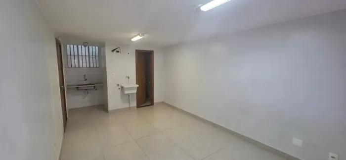 Kitnet na 207 Norte | 22,33m² | Água Inclusa | Aceita Pets | Próxima a Faculdades e Comérc