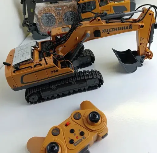 Escavadeira Rc De Controle Remoto Com Efeito Sonoro Realista