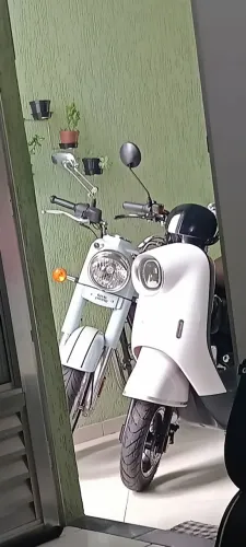 Moto elétrica Mia, charme e independente sem necessidade de CNH!!