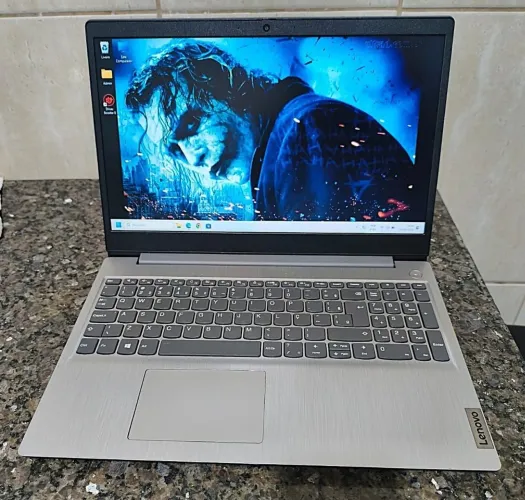 IMPECÁVEL! Notebook Lenovo i3 10° Geração - Memória 8GB - SSD - Bateria 3-4 horas