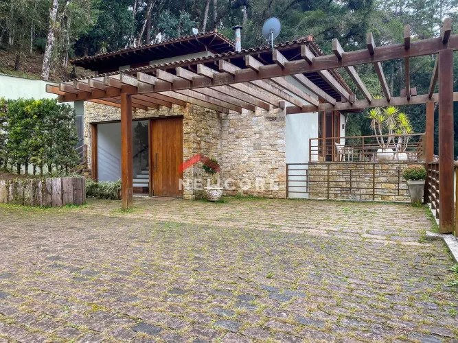 Casa de condomínio em Vale Encantado - Vale Encantado - Campos do Jordão/SP