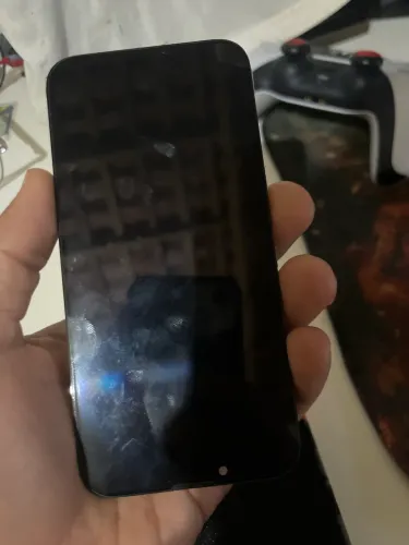 Tela de iPhone 13 original com defeito
