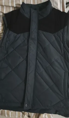 Colete masculino elegante e confortável