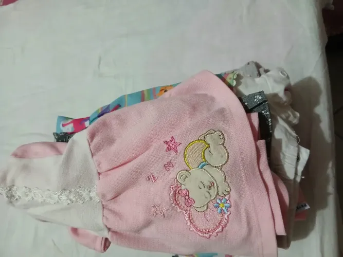 Vendo lotinho de roupinhas de bebê menina