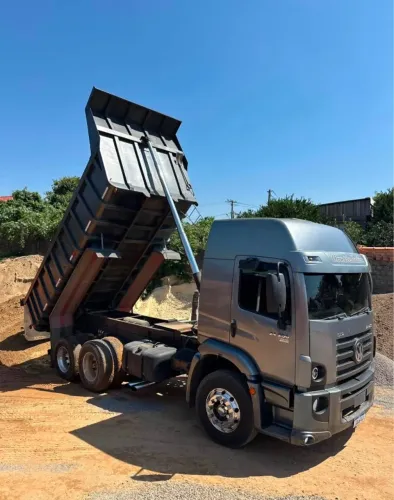 vw 24250 6x2 ano 2011