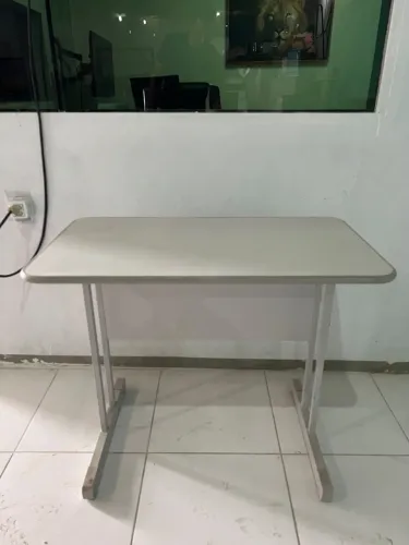 Mesas e Móveis de Escritório