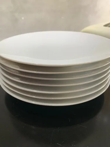 Jogo 10 pratos brancos de sobremesa em ceramica