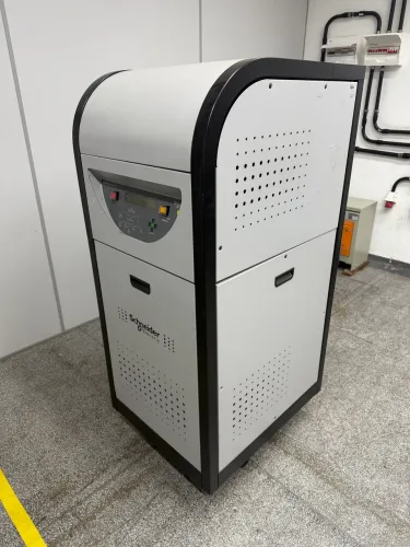 No Break Schneider 30KVA 380V Trifásico