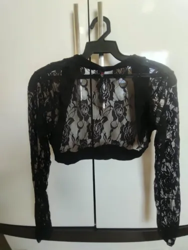Blusa Bolero de renda