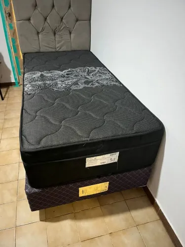Vendo cama solteiro com cabeceira colchão tudo novo