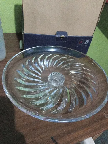 Vendo esta linda travessa de vidro nova Enterressado chama  nesse *29