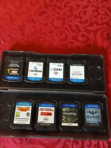 KIT JOGOS PSVITA COM ESTOJO 900 R$