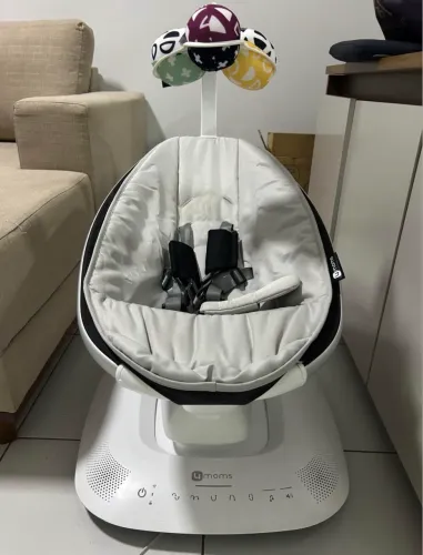 Cadeira de balanço eletrônica 4moms mamaroo 4 musical