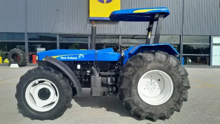 Trator New Holland 7630