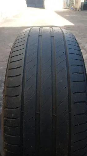 Pneus Michelin 215/55/17