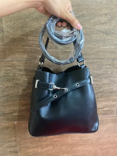 Bolsa bucket seminova Renner