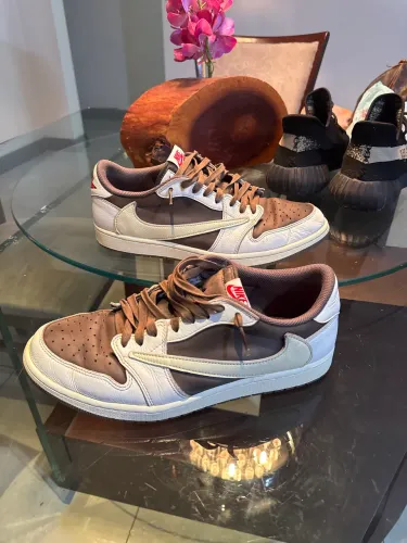 Jordan 1 low mochaTravis Scott 44 BR