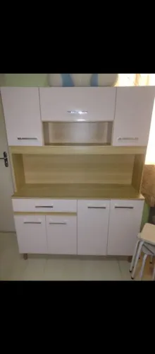 Armário de cozinha novo novinho 1,80x2,00 alguns dias de uso chama no WhatsApp *