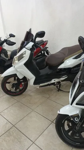 Vendo Dafra 300i documento e manutenções ok só andar