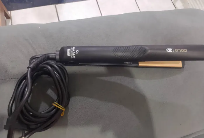 Vendo uma prancha de cabelo