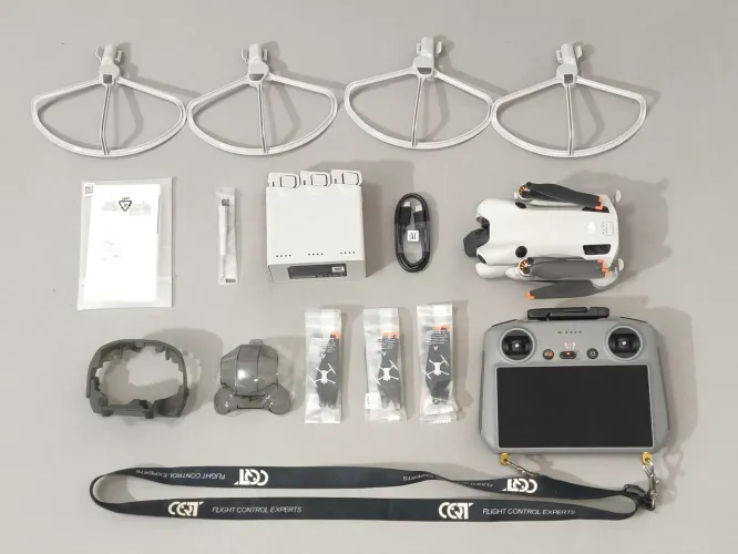 Dji mini 4 pro combo fly more plus com tela