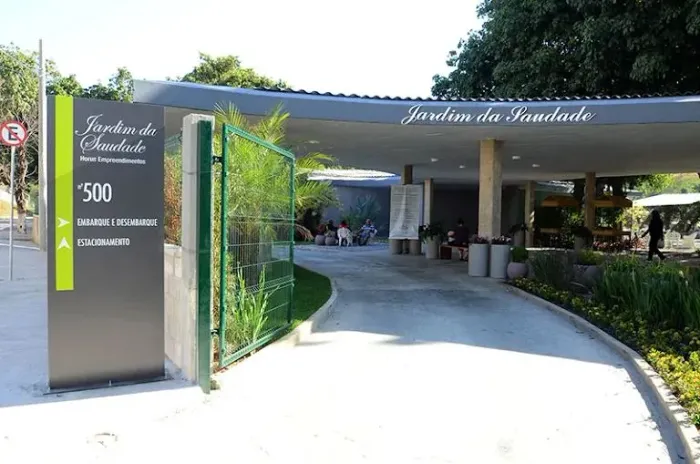 Jazigo Perpétuo - Cemitério Jardim da Saudade Sulacap, RJ.