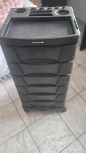 Carrinho de apoio para cabeleireiro