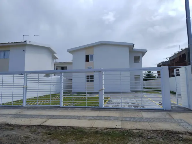 VENDO EXCELENTE APARTAMENTO EM CANDEIAS COM 2 QUARTOS, BANHEIRO, GARAGEM, 50 M², PROX RUA