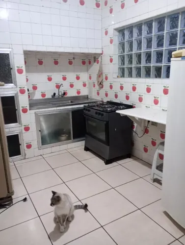 Aluga se quartos para Universitária