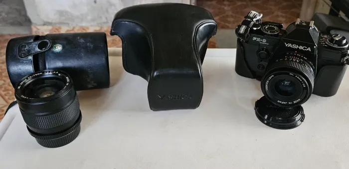 Máquina Fotográfica Yashika FXD Quartz