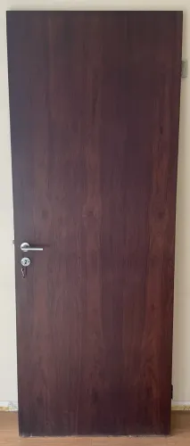 Porta de Imbuia 80cm com batentes e fechadura