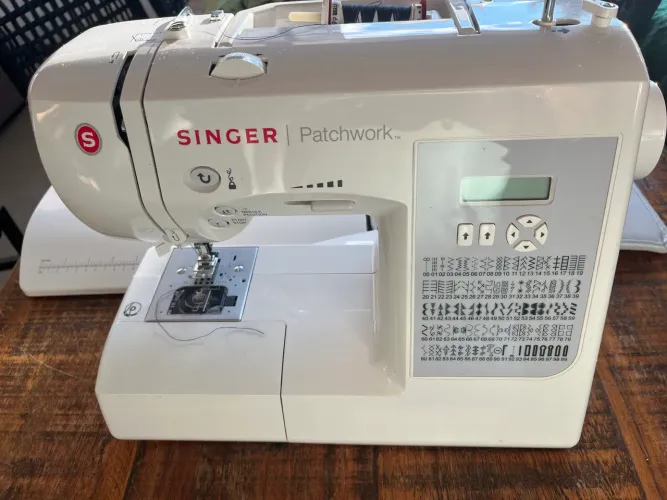 Máquina Singer 7285