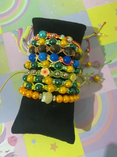 Colares, pulseiras e brincos