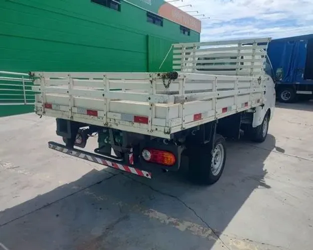 Fretes mudanças entregas carregamento de caminhões viagens .