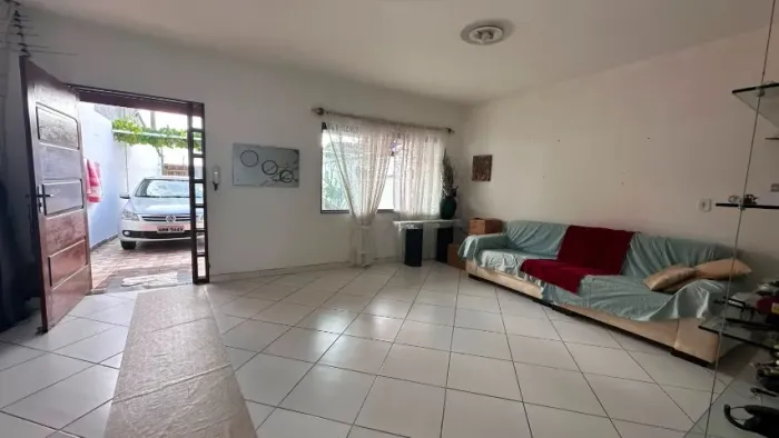*Excelente casa com área de 240m2 - Rua Cel Paranhos - Vista de Maceió e praias