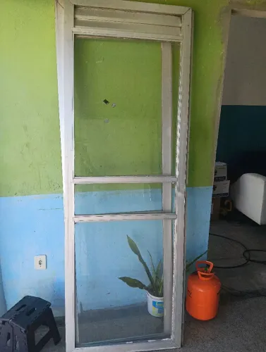 Vendo 04 potão de vidro
